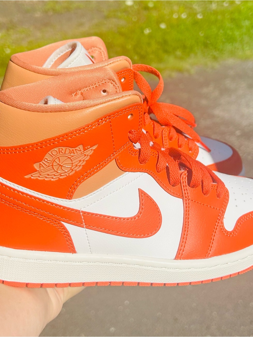 Women’s NIKE Jordan 1 Mid Cosmic Clay Size 8 - Picture 11 of 14